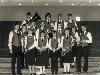 Gruppenbild-1985_60jahreMV_Jungmusiker.jpg