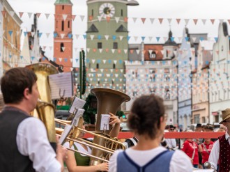 Volksfestauszug2024_002.jpg